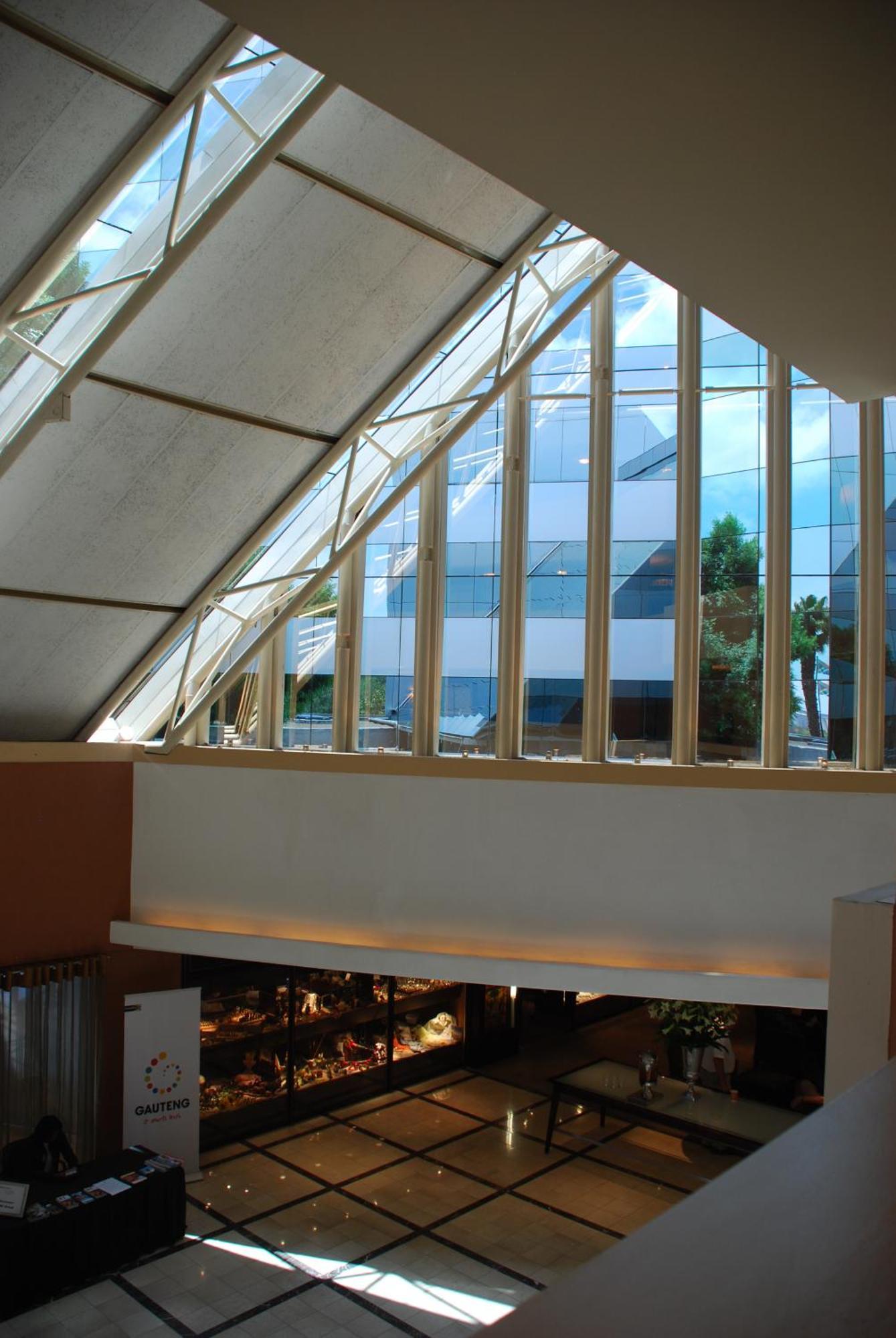 Southern Sun Or Tambo International Airport Kempton Park Exterior foto The interior of the museum